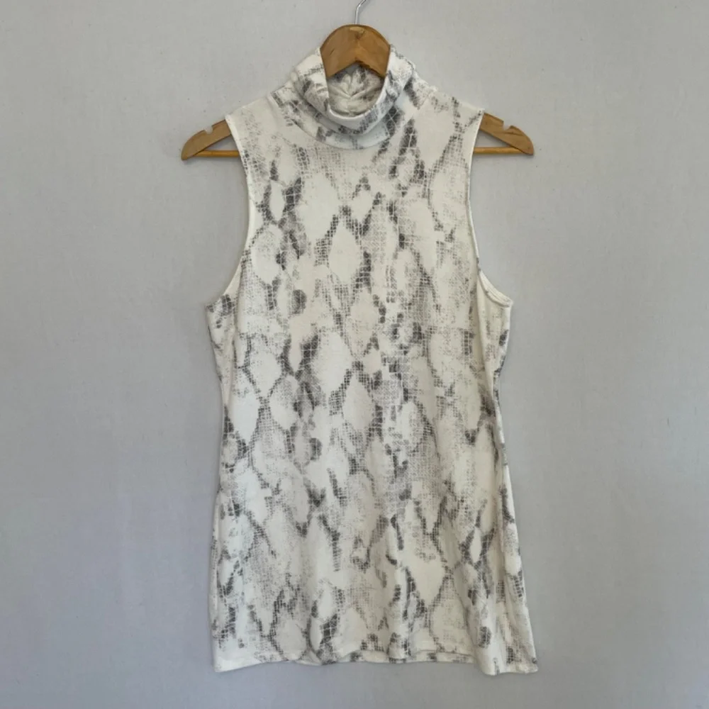 WHITE HOUSE BLACK MARKET Medium Long Cardigan Sleeveless Turtleneck Sweater Set
